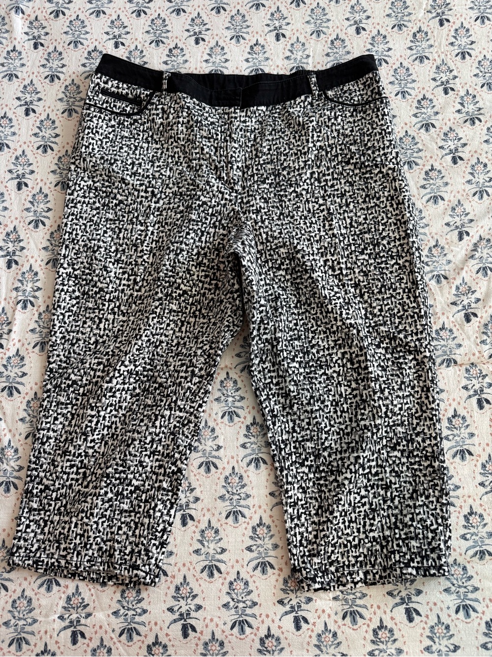 ND Woman’s Capri Pants